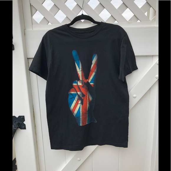 T-Shirt - Picture 1 of 2